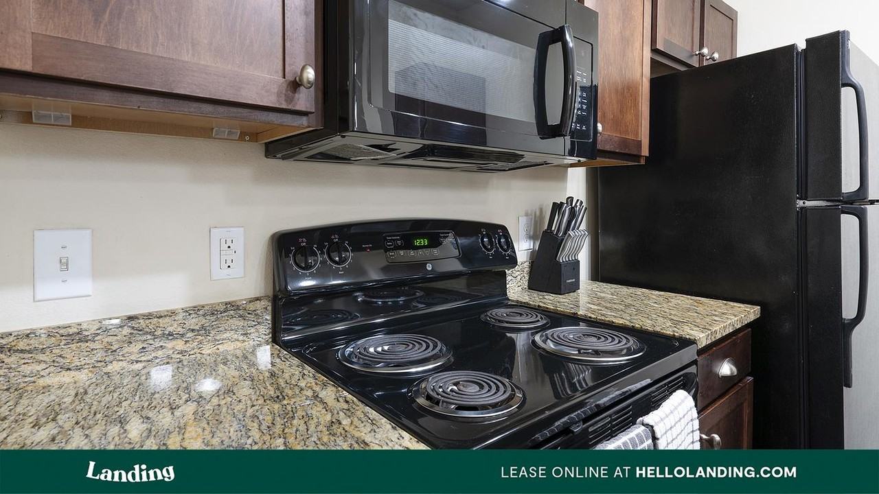 2745 Westpointe Dr - Photo 3 of 50