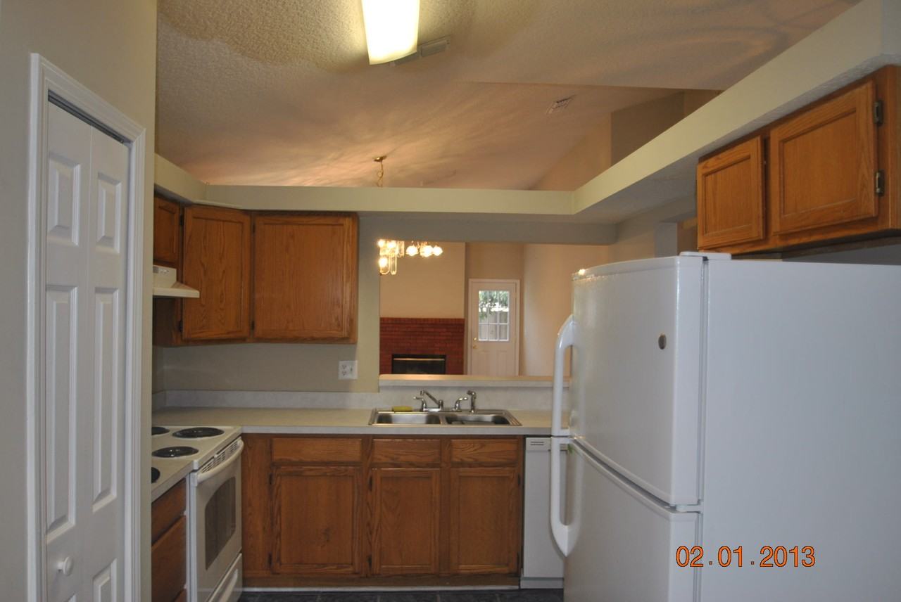 12237 Sutton Estates Dr - Photo 3 of 7