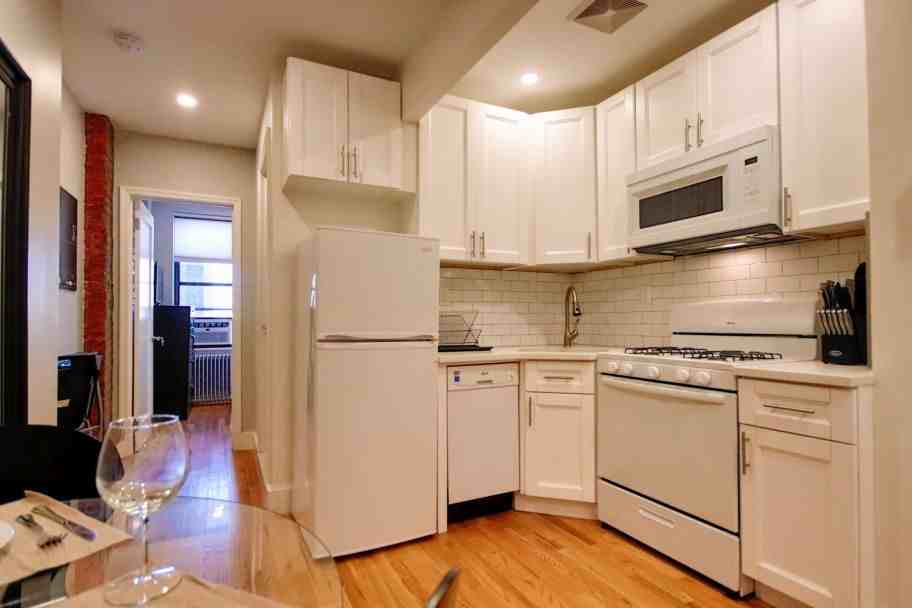 23 Jones St #16 - Photo 7 of 9