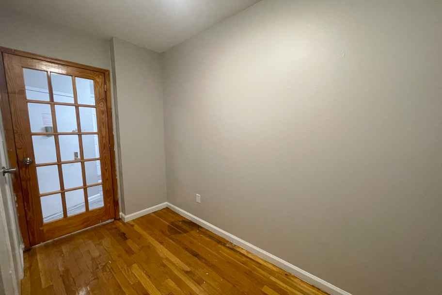 405 E 12th St #5 - Photo 7 of 12