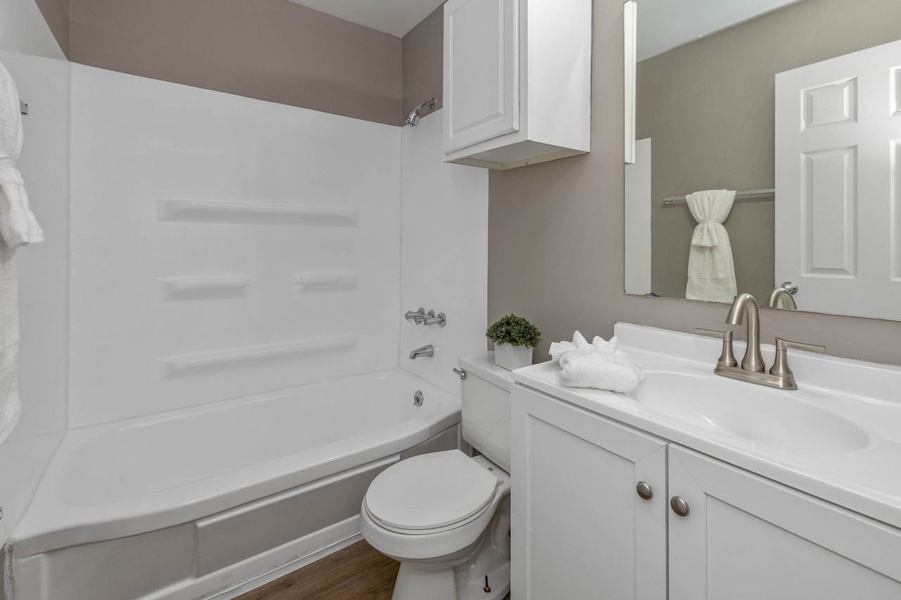 6933 Buckridge West Drive - Photo 6 of 17