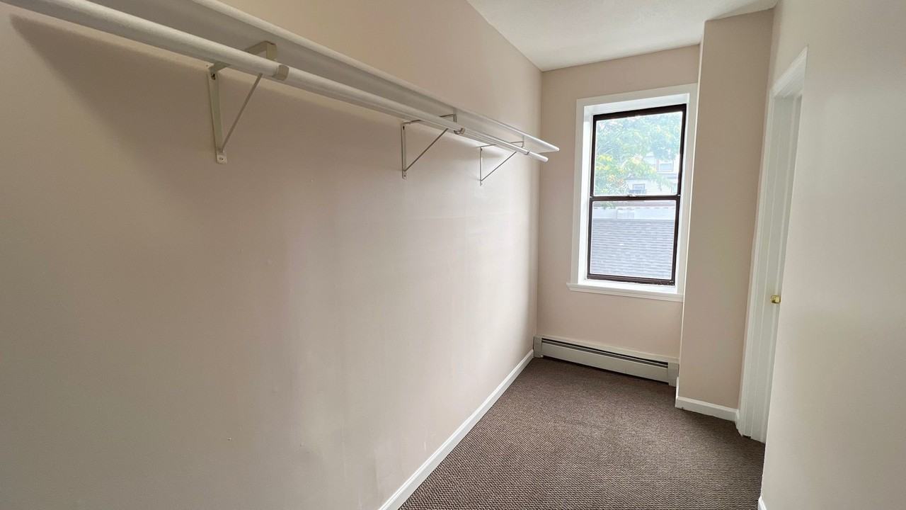 26 Congress St / Luca Investments LLC - Photo 4 of 26