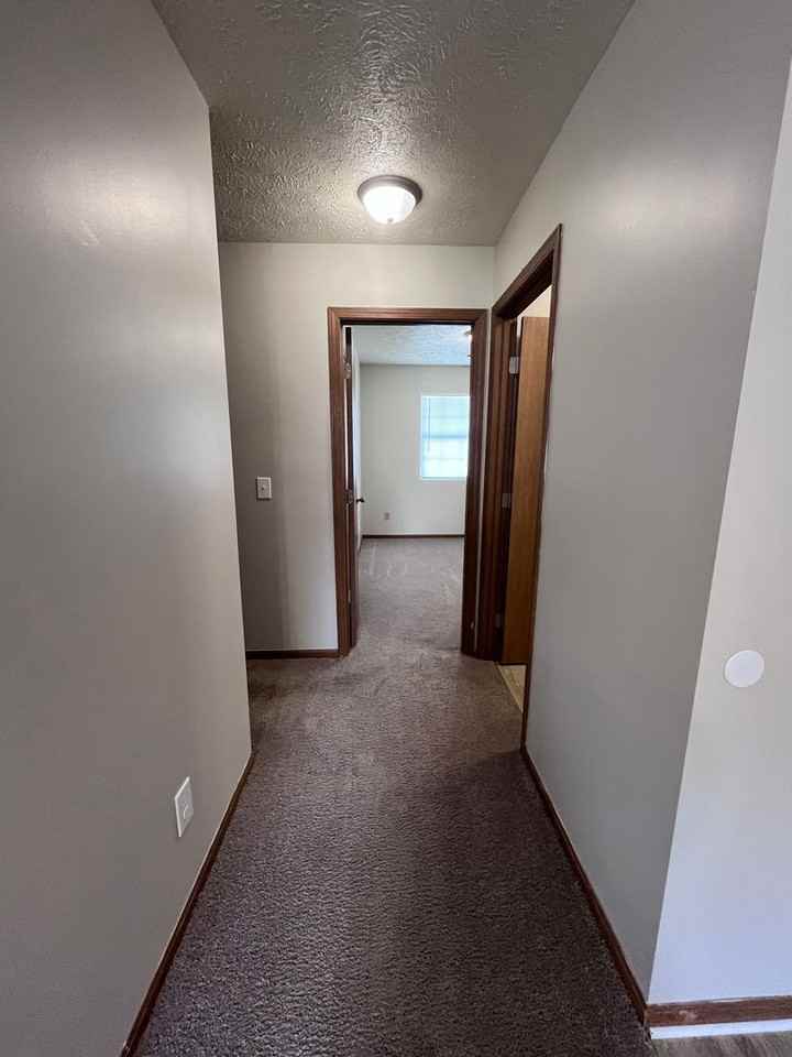 Maryland School Apartments - Photo 7 of 26
