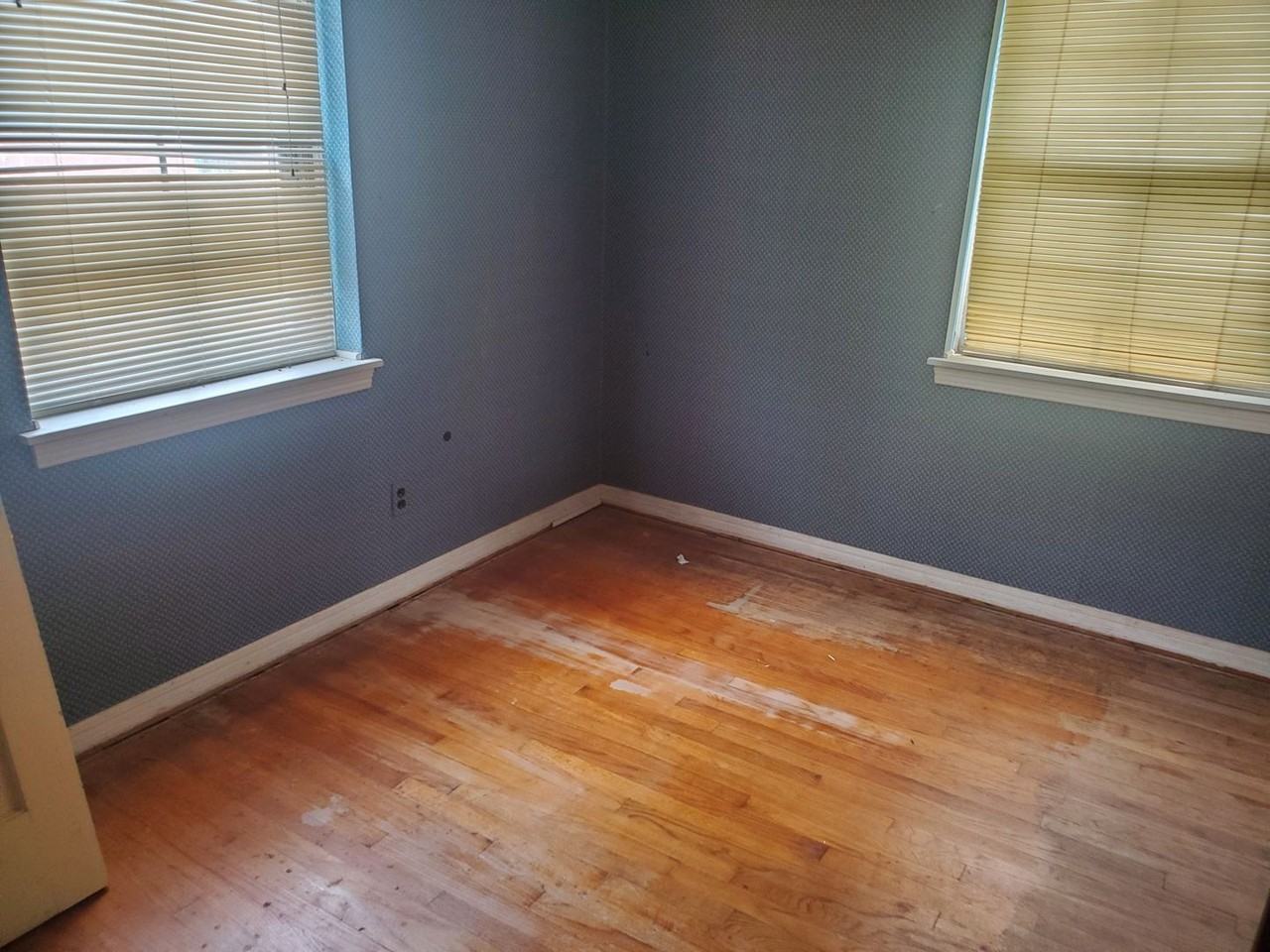 3929 Nw 18th St - Photo 5 of 8