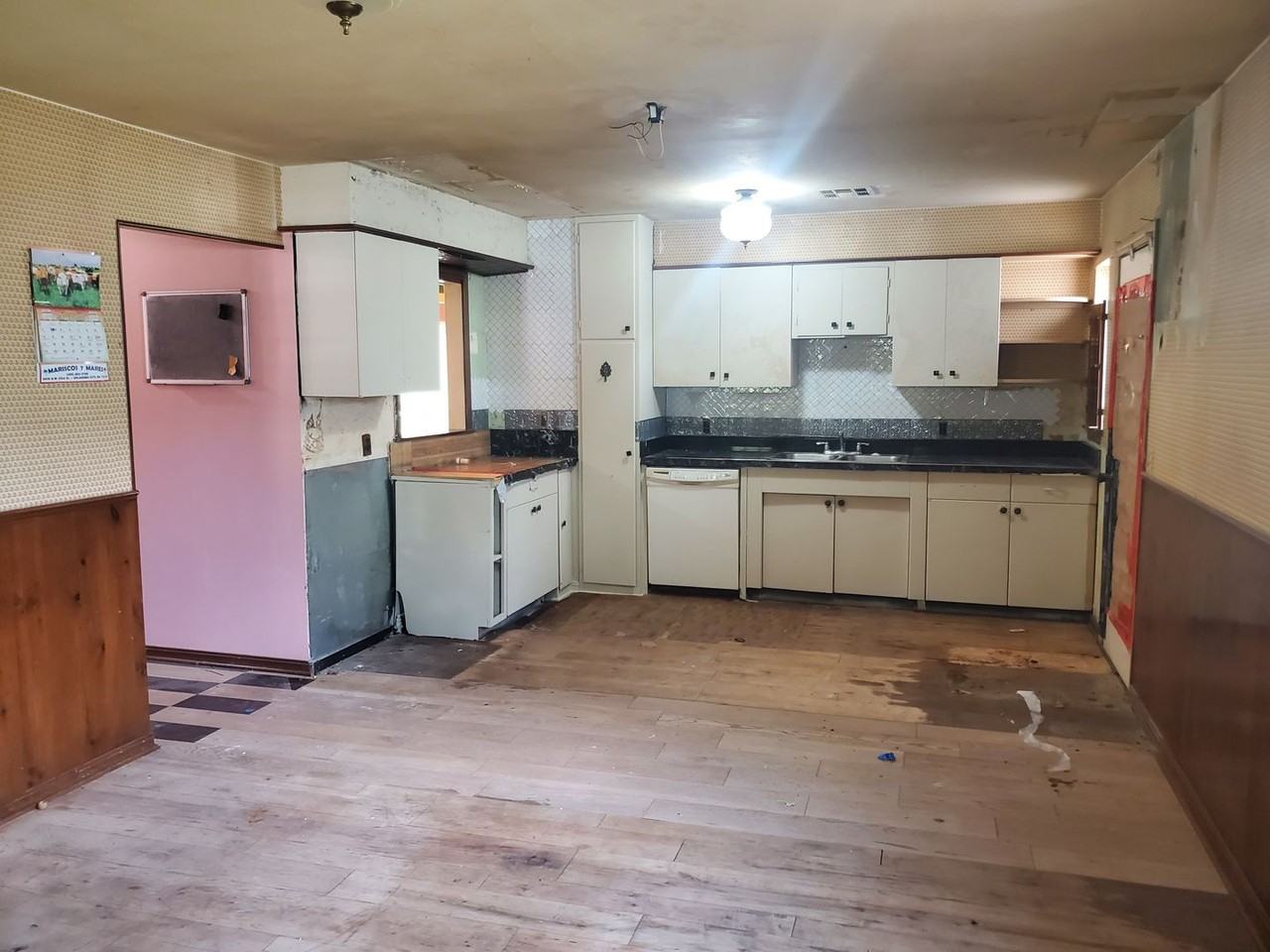 3929 Nw 18th St - Photo 7 of 8