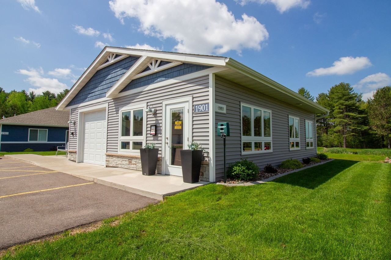 SCS Fox Point - Photo 7 of 50