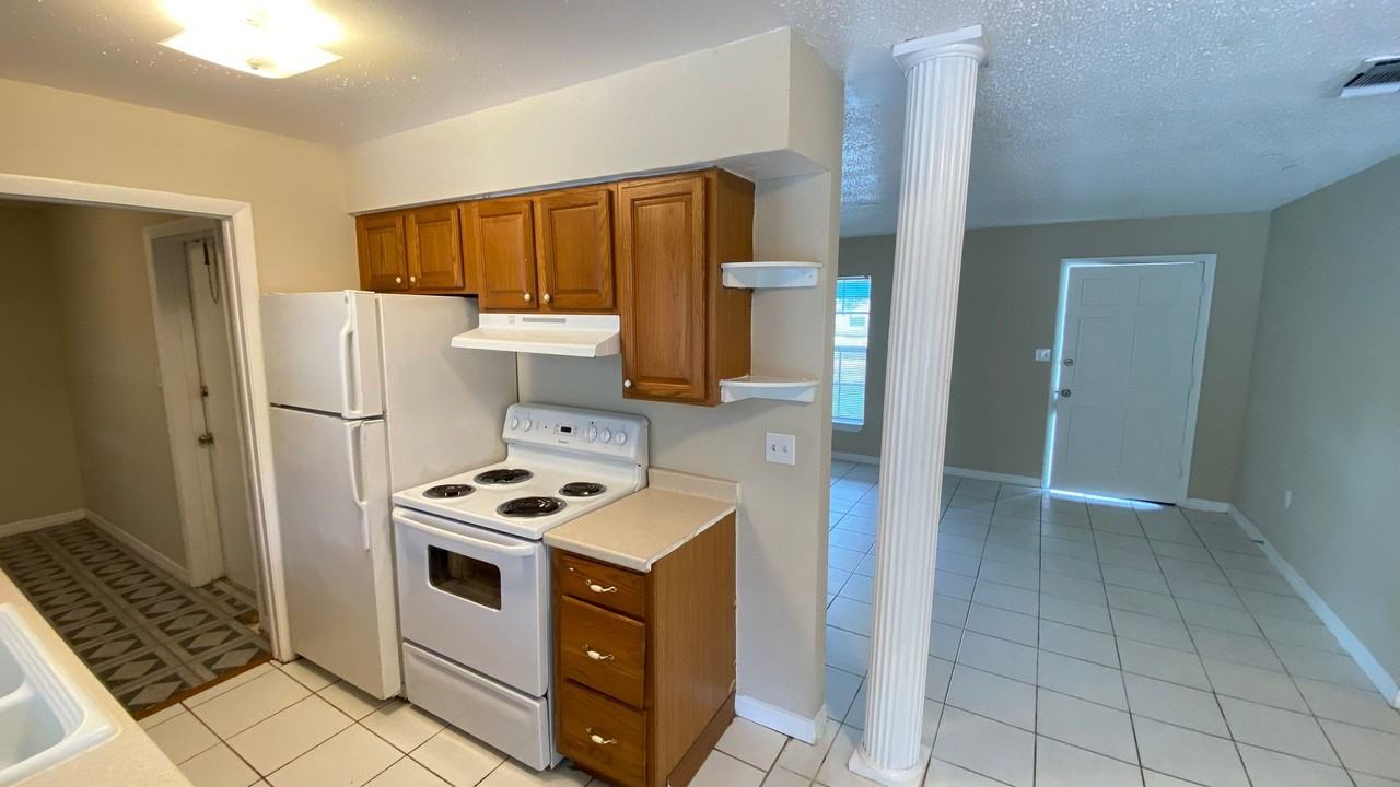 5624 Pinerock Road - Photo 4 of 18