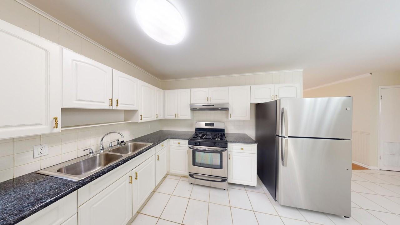 2251 Avenue H E - Photo 2 of 26
