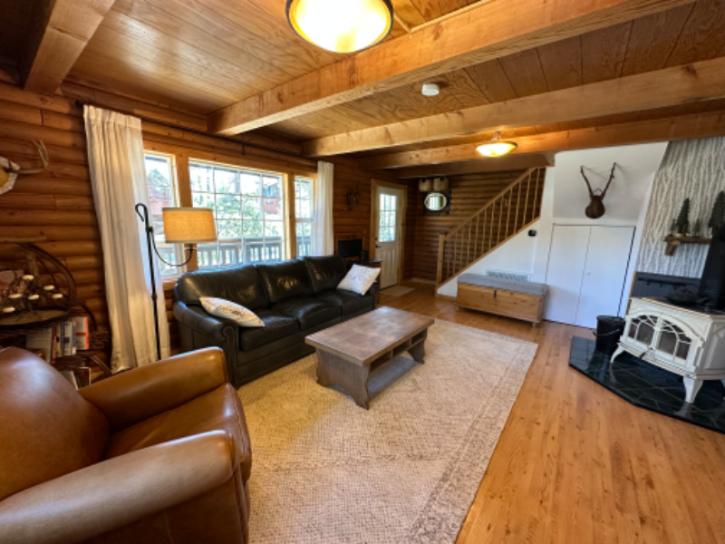 9385 Cascade Rd - Photo 3 of 16