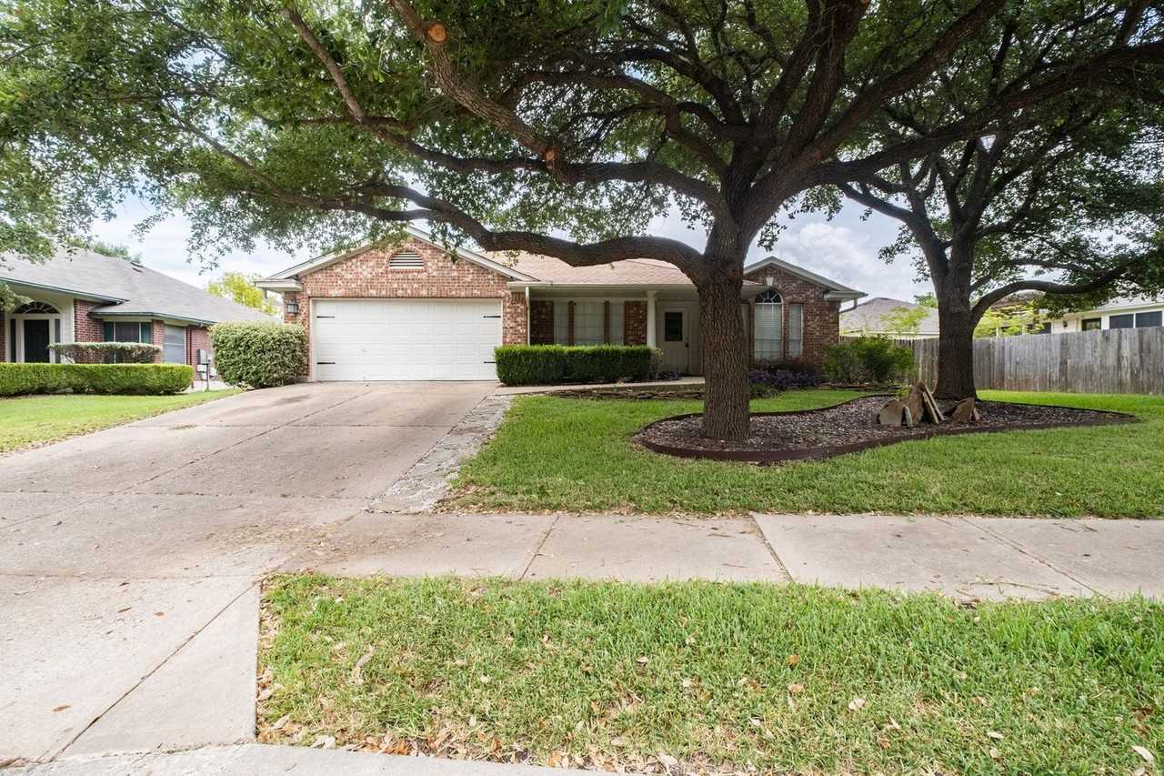 1402 Manjack Cay - Photo 3 of 30