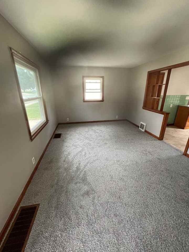 1423 S 25th St - Photo 2 of 6