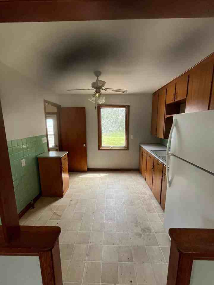 1423 S 25th St - Photo 3 of 6