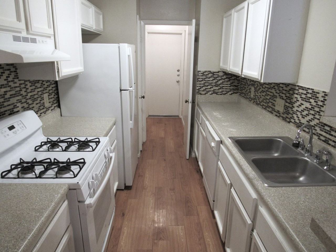 7812A W Gate Blvd - Photo 6 of 13