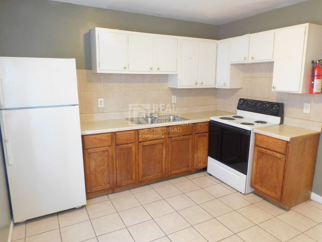 1500 Autumn Drive - Photo 2 of 14