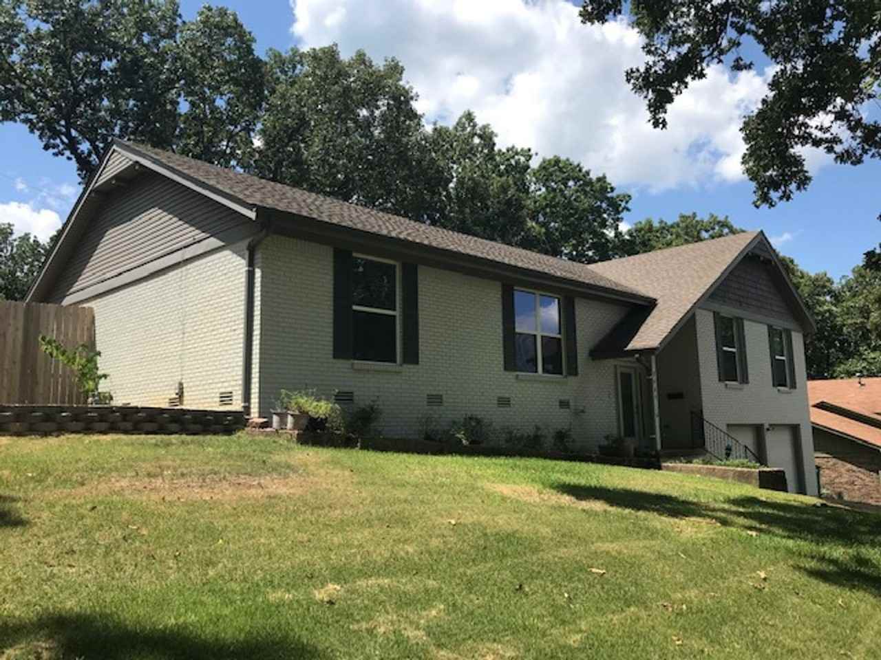 2404 Breckenridge Dr - Photo 2 of 33