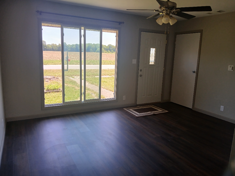 1608 Salamonie Ave - Photo 3 of 8