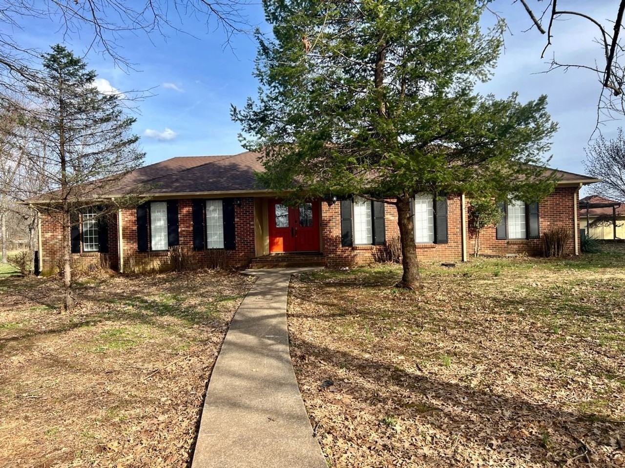 2404 Pitts Ln - Photo 4 of 26