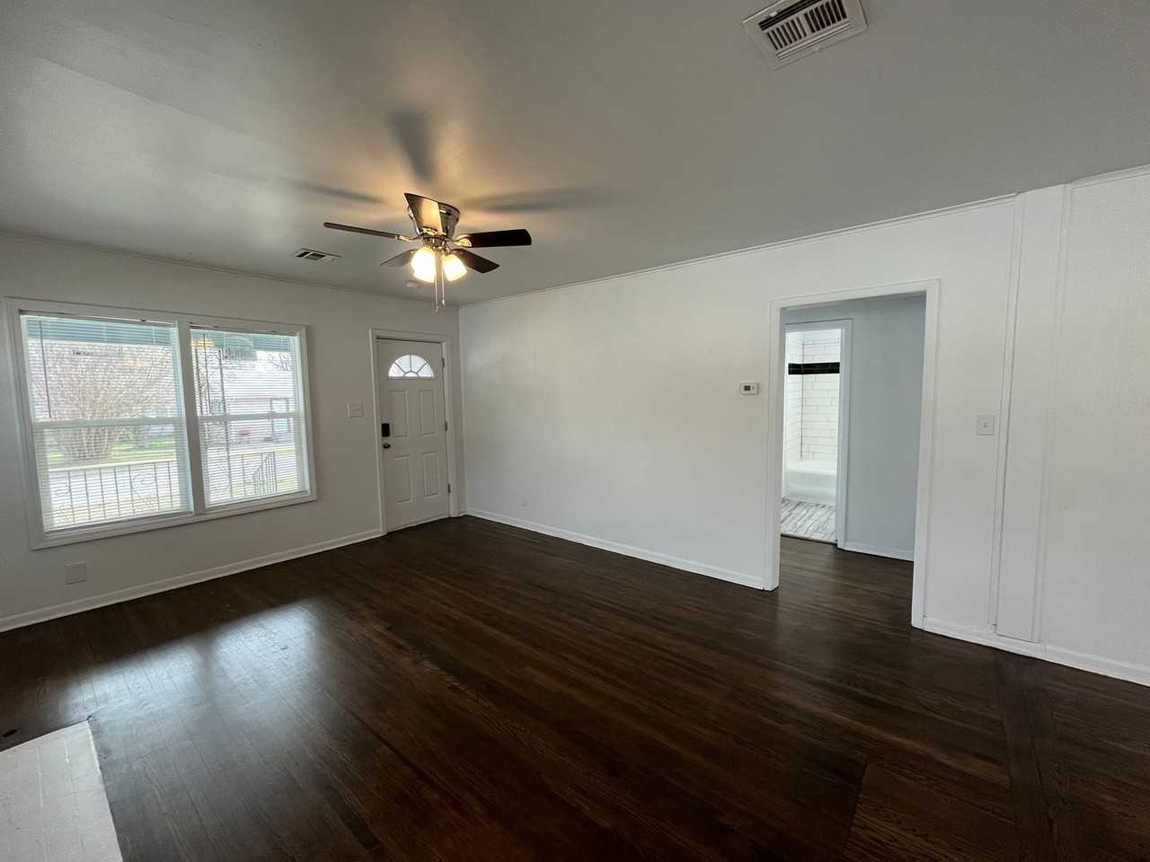 720 N Columbia Ave - Photo 3 of 22