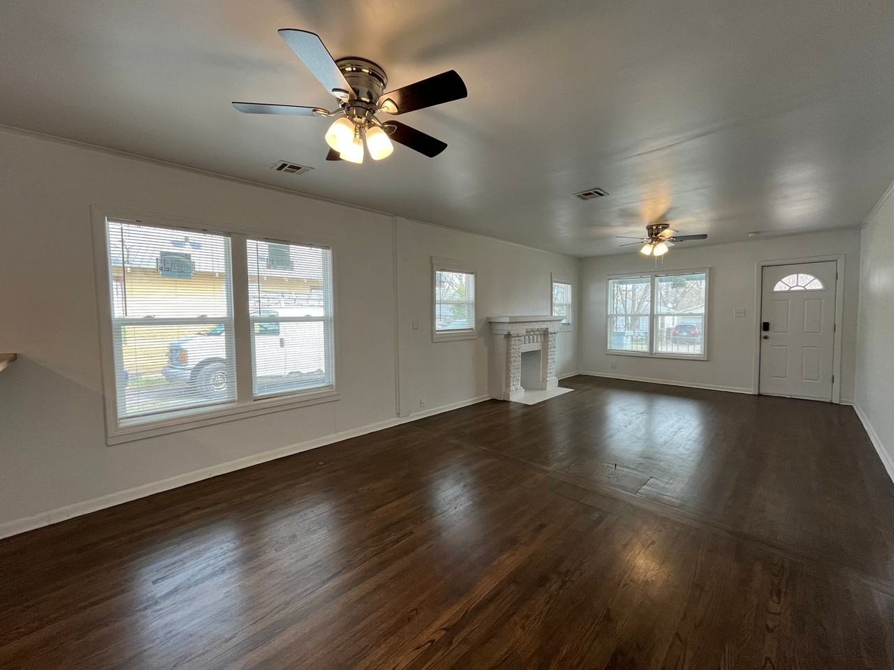 720 N Columbia Ave - Photo 6 of 22