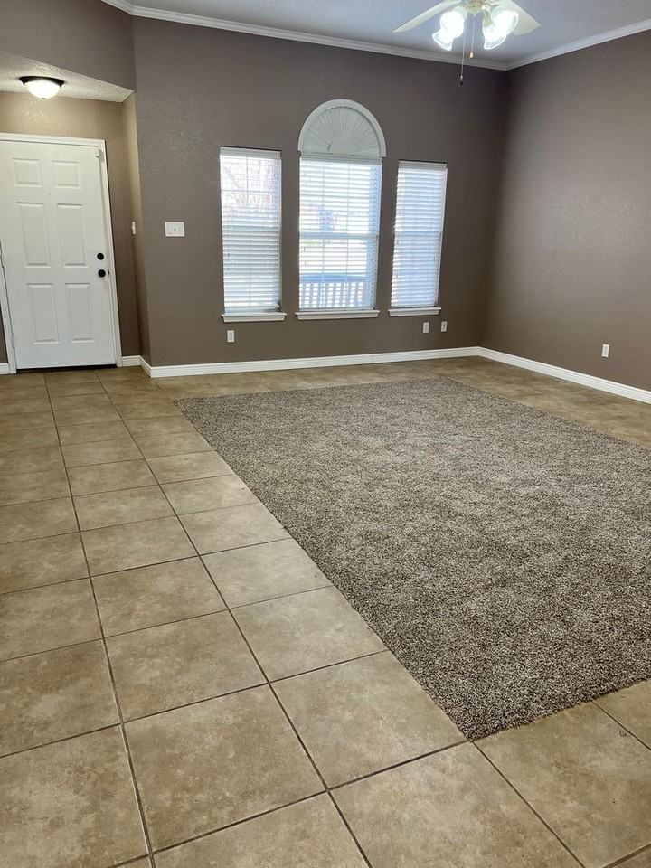 5821 89th St - Photo 3 of 19