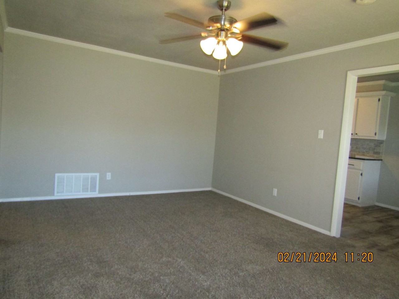 4734 Southeast Sunnymeade Drive - Photo 6 of 41