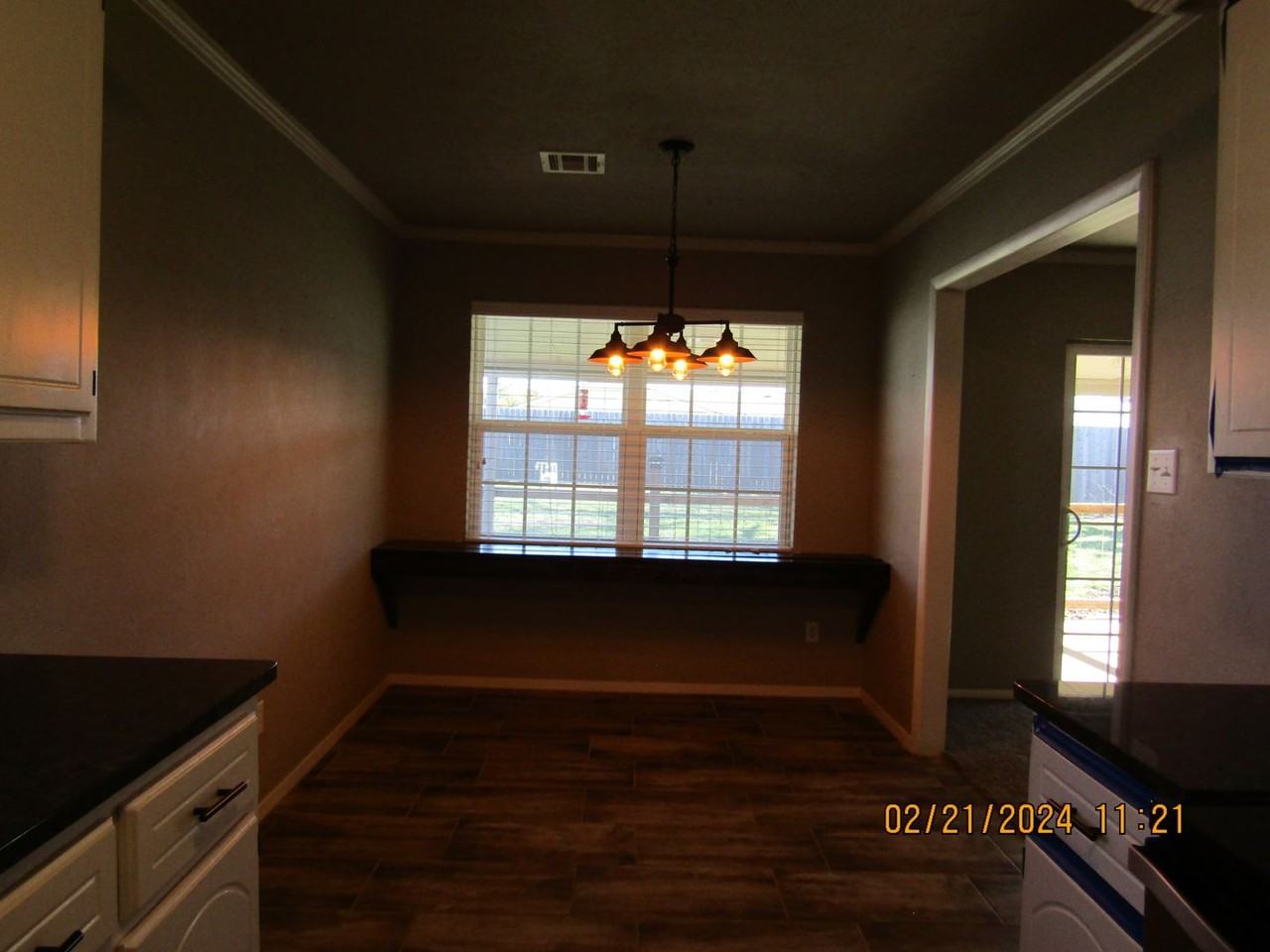 4734 Southeast Sunnymeade Drive - Photo 7 of 41