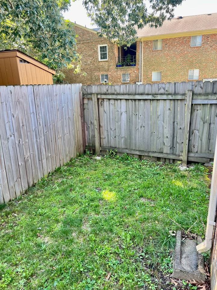 1317 Cypress Ave - Photo 4 of 20