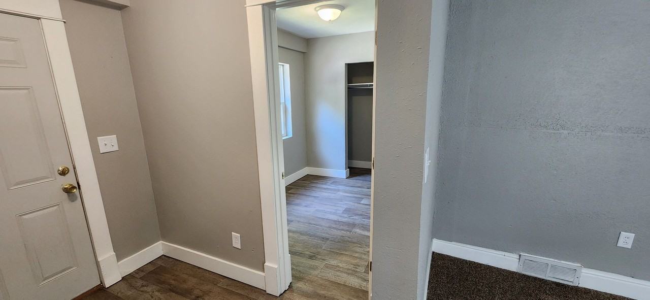 1645 E Walnut St - Photo 2 of 31