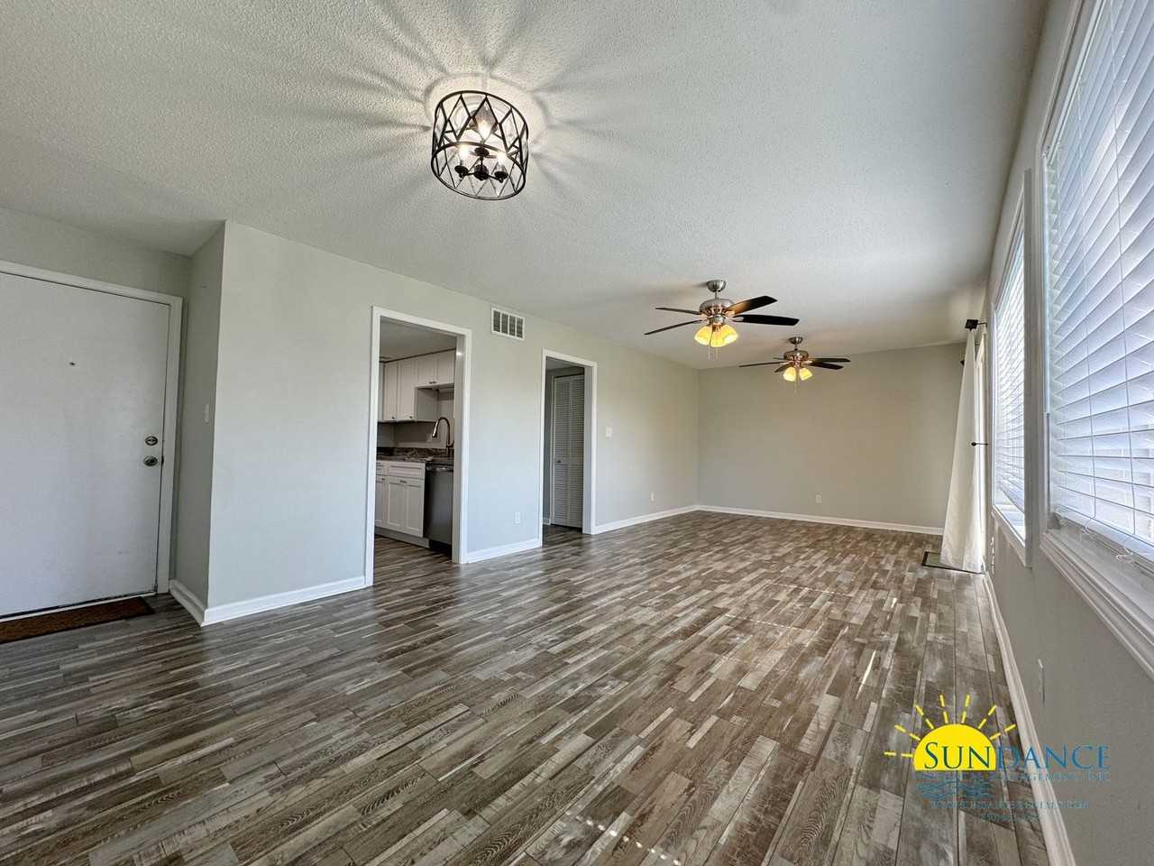 101 Old Ferry Road #14B - Photo 3 of 23