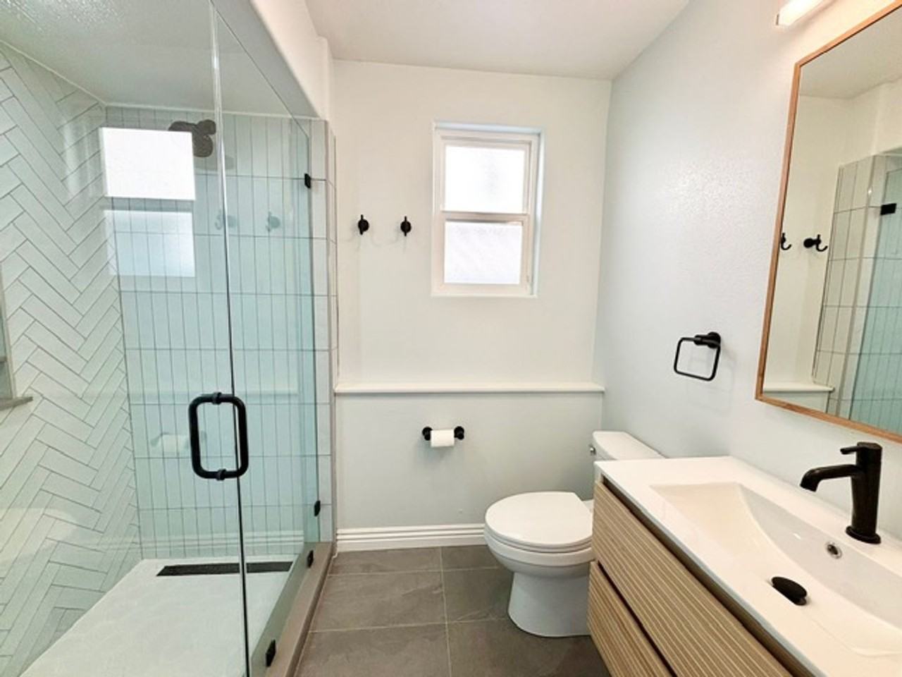 108 Los Feliz St - Photo 5 of 35
