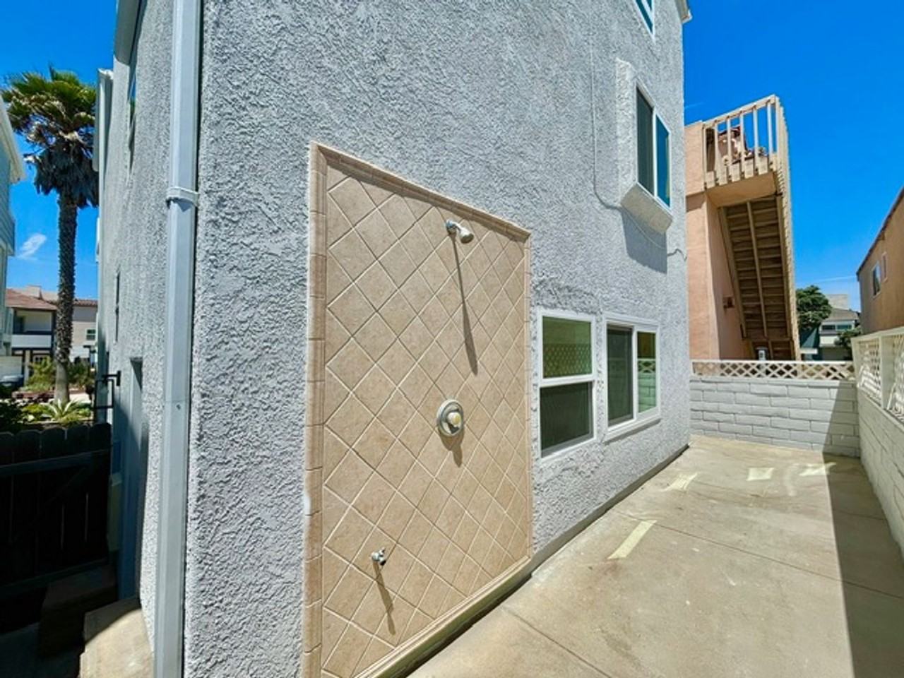 108 Los Feliz St - Photo 6 of 35