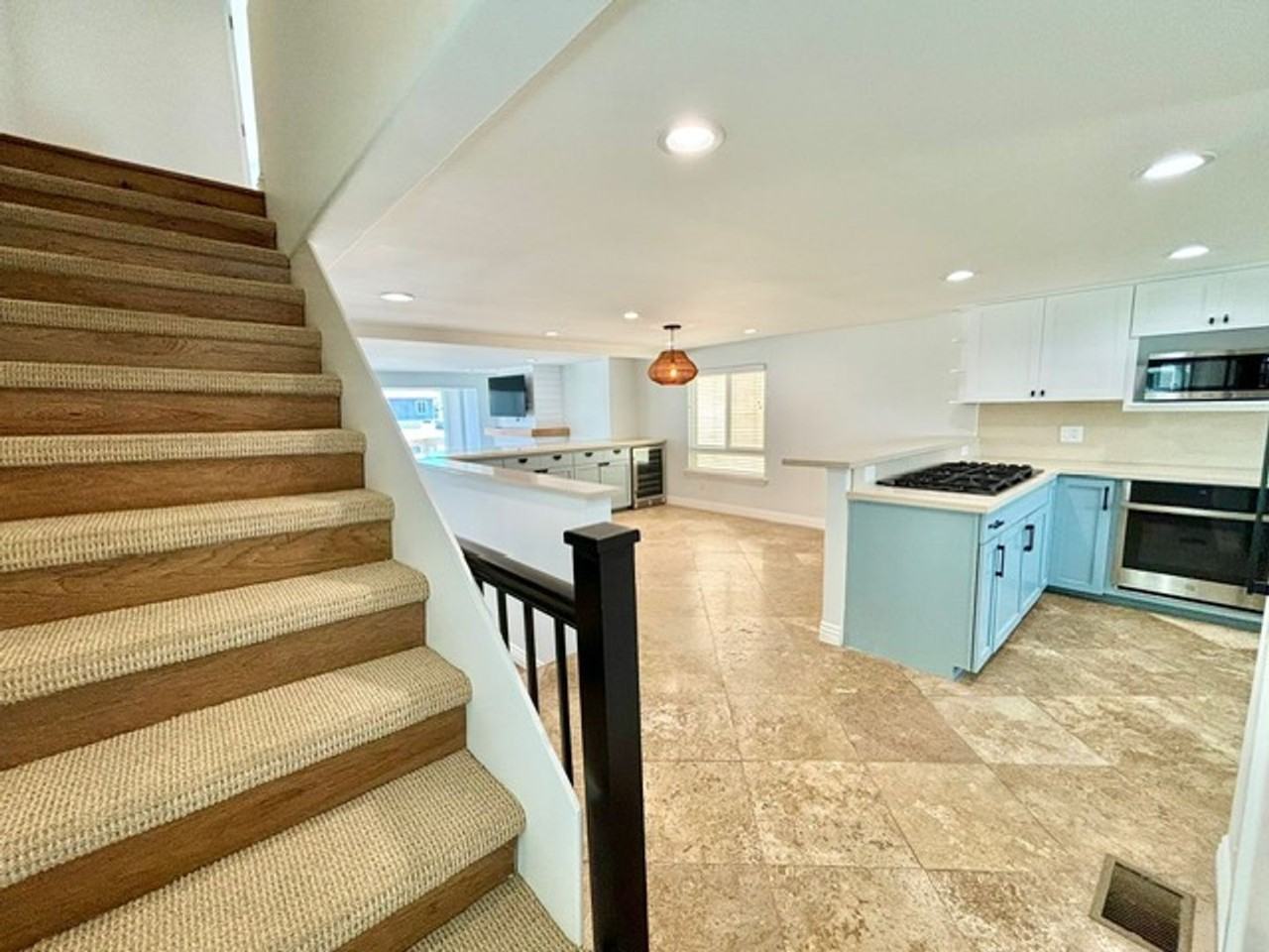 108 Los Feliz St - Photo 7 of 35