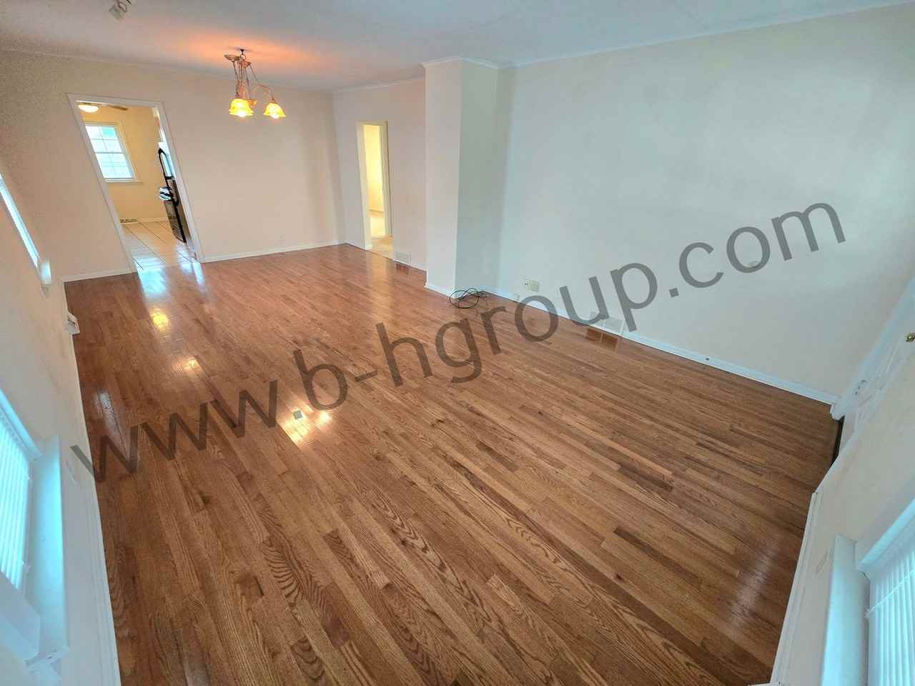 6920 38th Ave - Photo 2 of 32