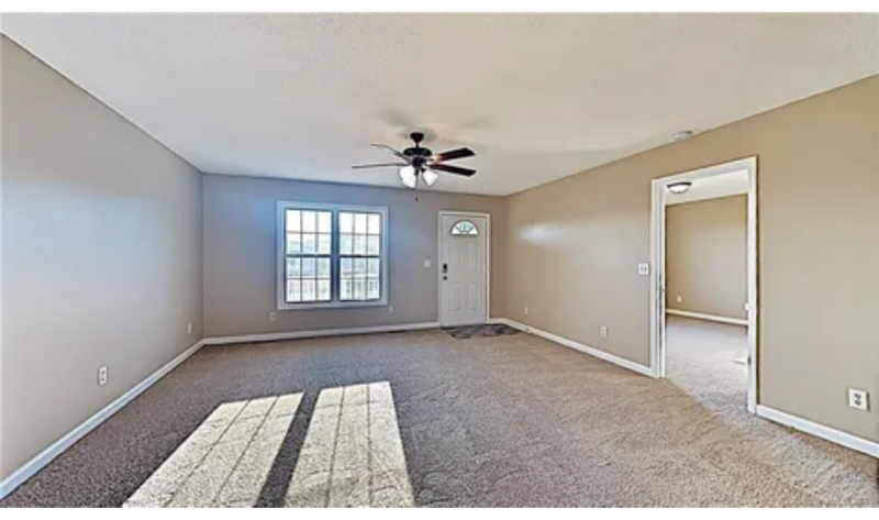 109 Chambwood Ln - Photo 2 of 5