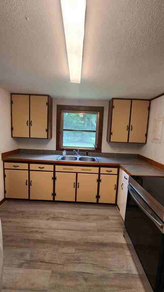 3310 Nw 42nd Ave - Photo 7 of 36