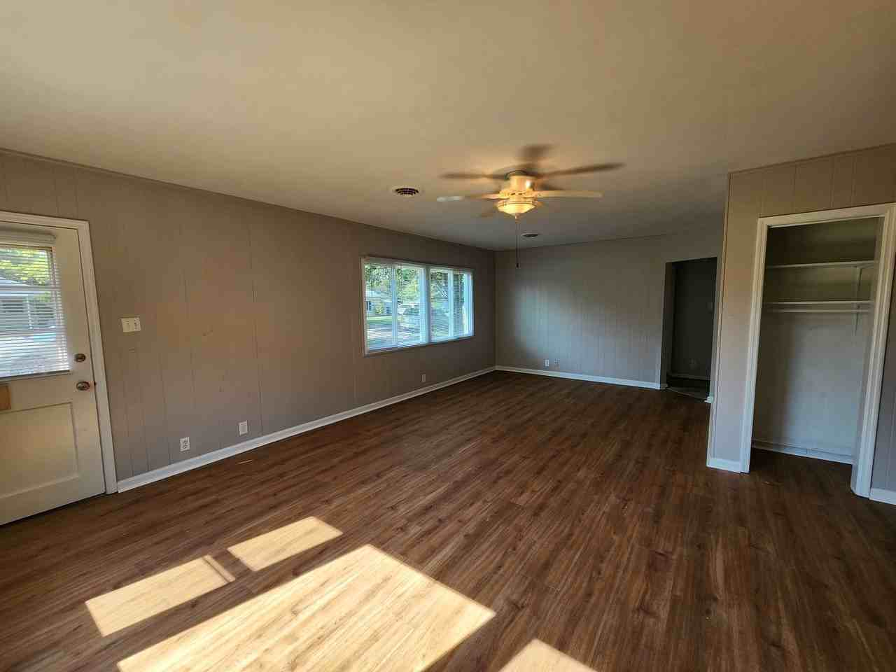 2622 Mariposa Dr - Photo 3 of 9