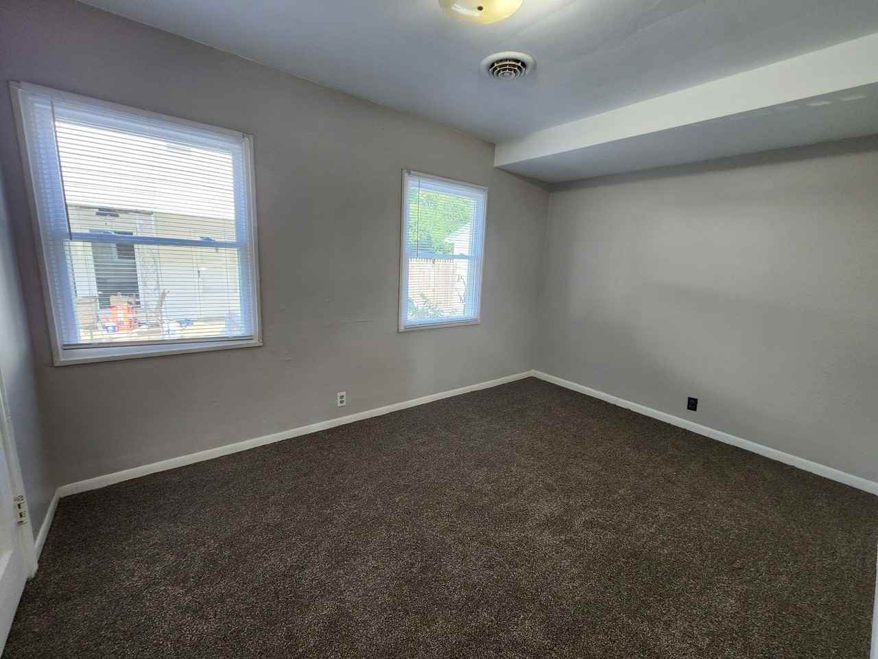 2622 Mariposa Dr - Photo 7 of 9