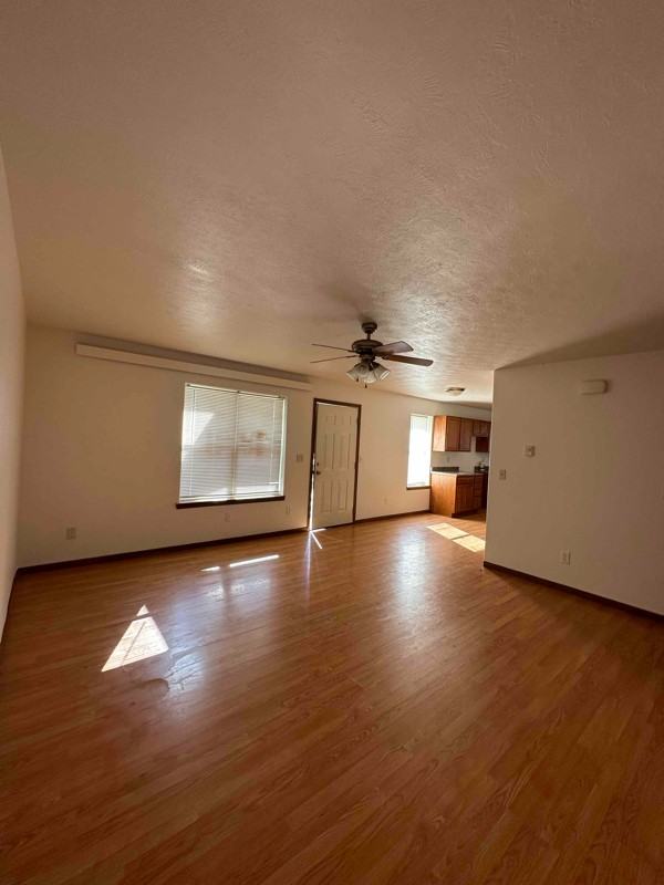 636 Nowlin St - Photo 3 of 8