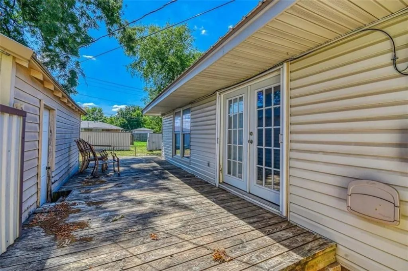 518 W Broadway St - Photo 3 of 18