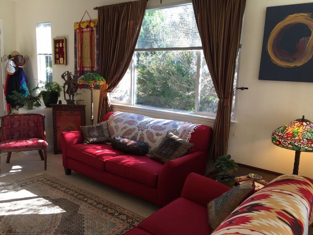 879 Skyridge Dr - Photo 3 of 9