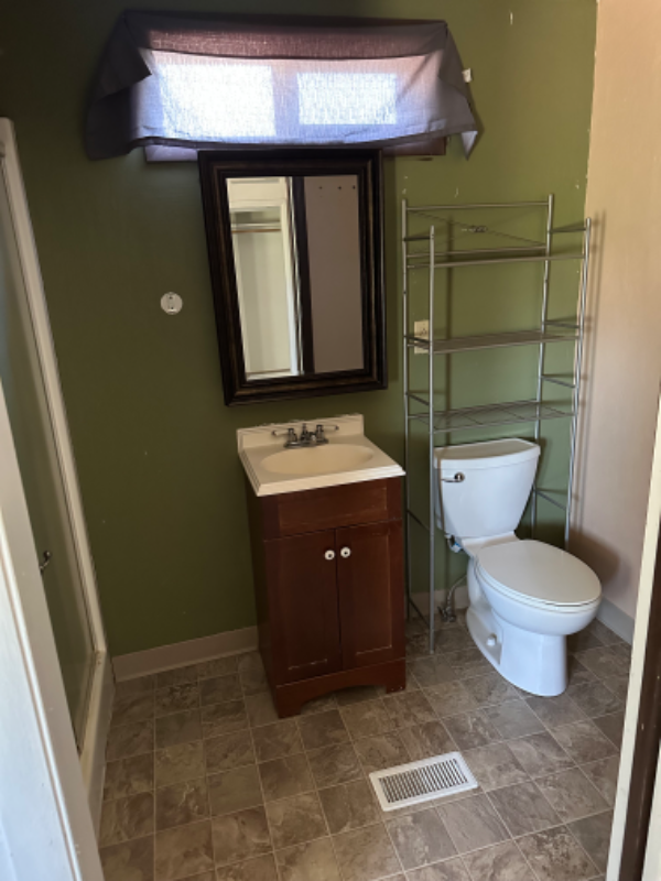 1850 Drumm Ln - Photo 3 of 12