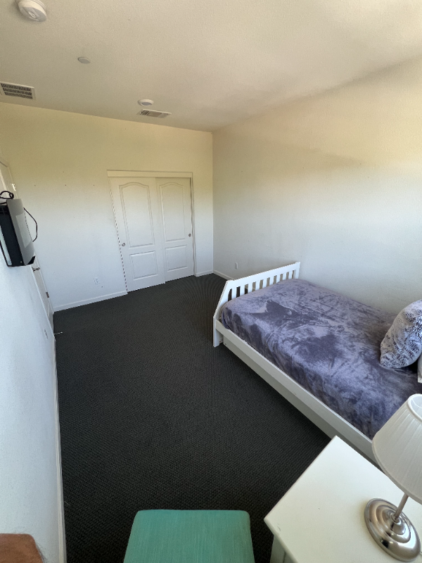 1901 Kendal Pl - Photo 2 of 5