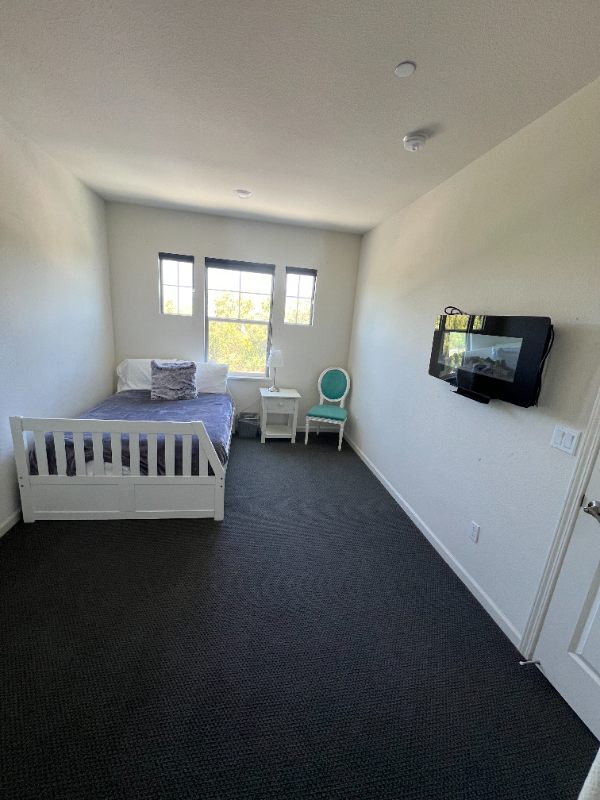 1901 Kendal Pl - Photo 3 of 5