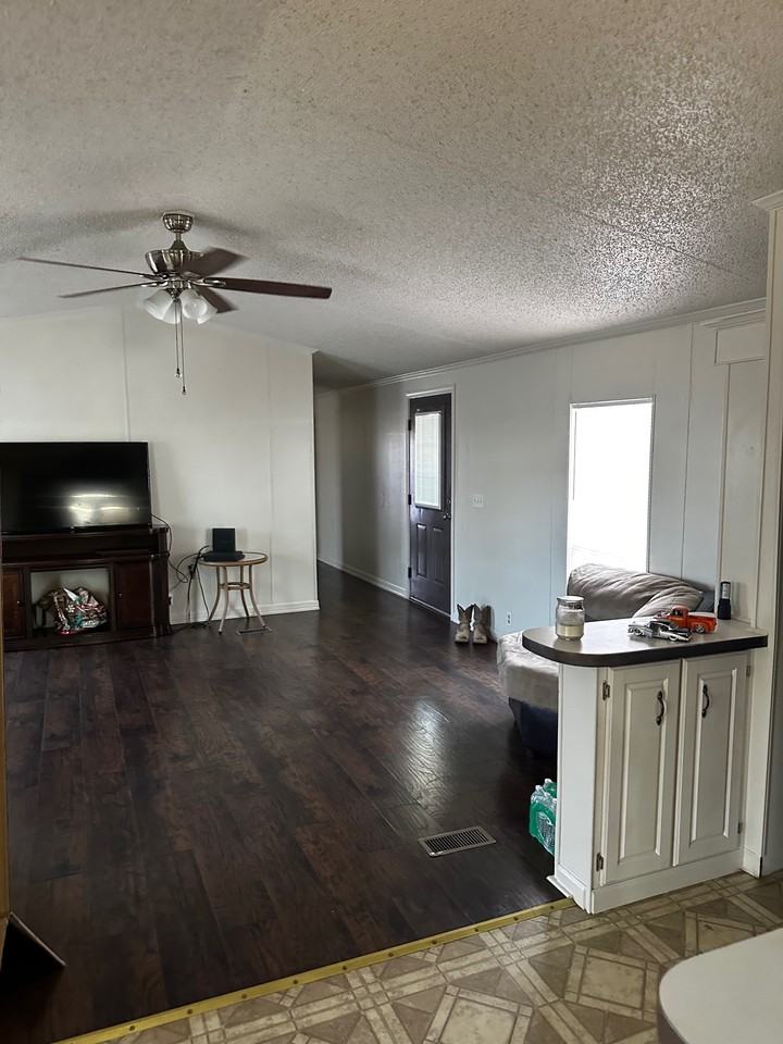 605 E Main St #NA - Photo 3 of 7