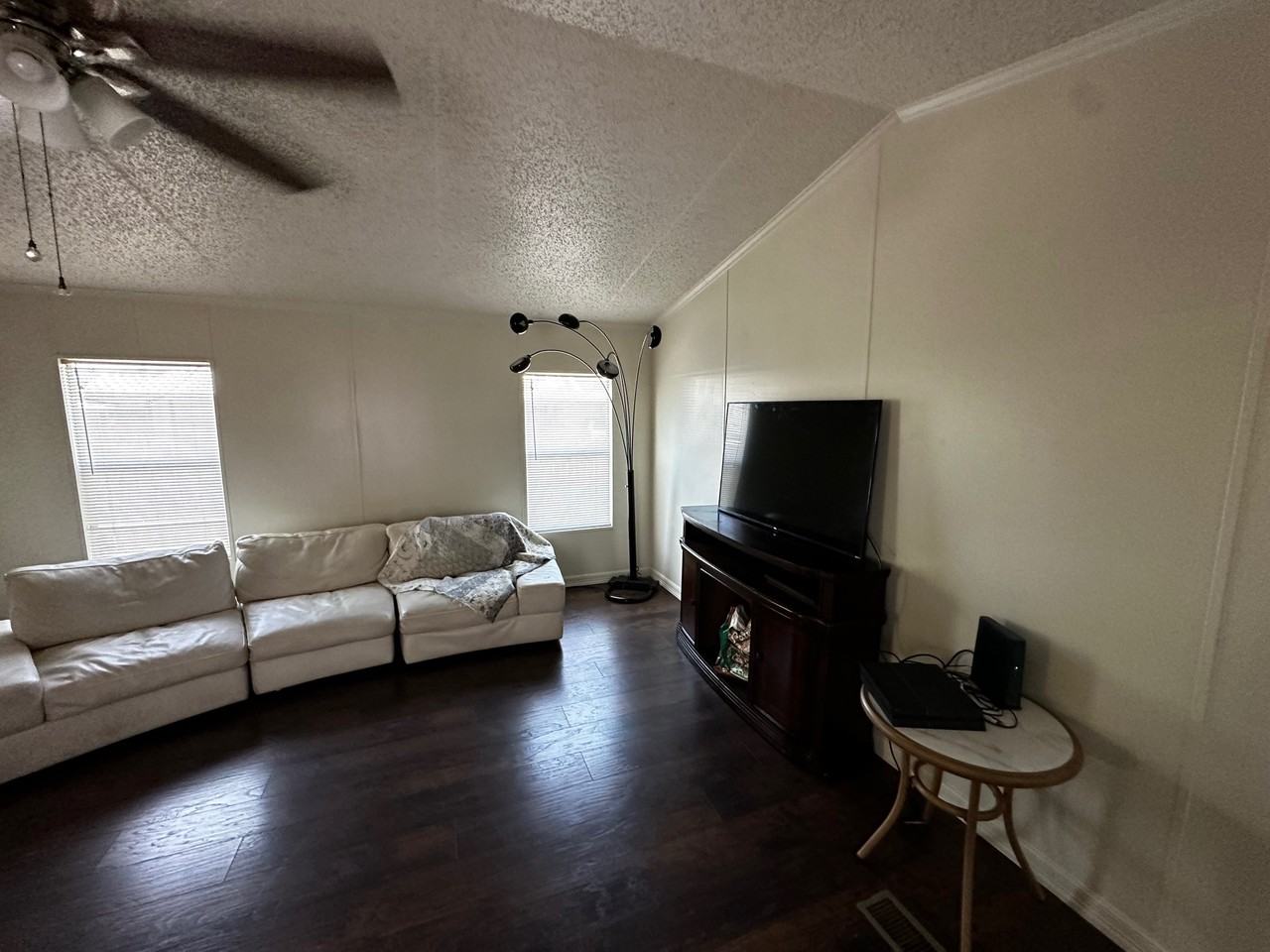 605 E Main St #NA - Photo 4 of 7