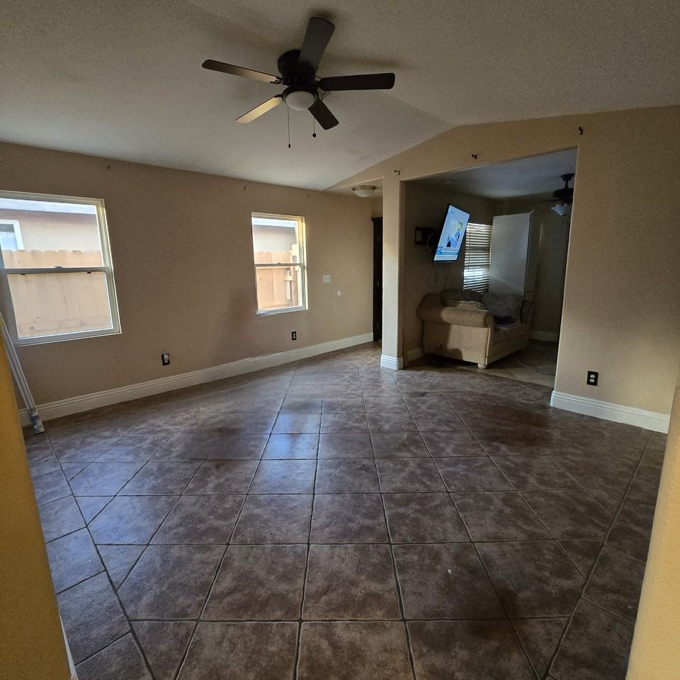 2219 Camino Dr #NA - Photo 2 of 15