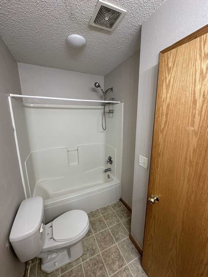 11429 16th St Ne #1 - Photo 4 of 19