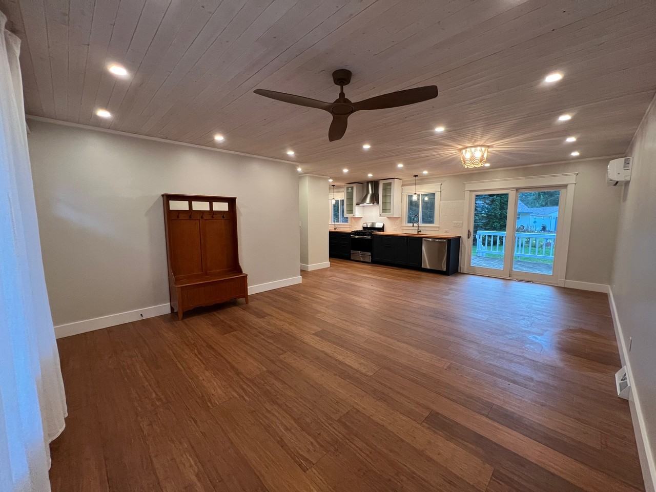 2362 Castle Ave #NA - Photo 3 of 22