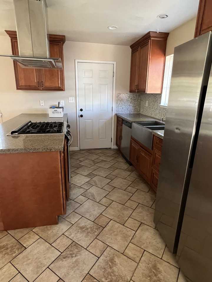 2082 Treewood Ln #NA - Photo 3 of 17
