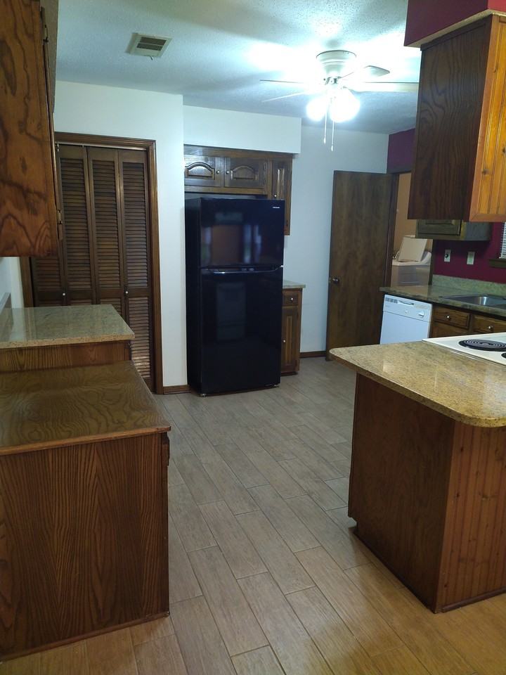 203 Driftwood St #NA - Photo 3 of 13